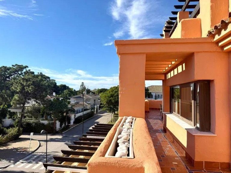Apartment for Sale in Hacienda Del Sol, Malaga 3