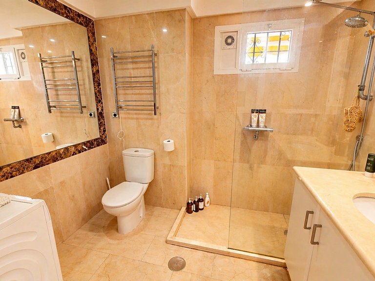 Apartment for Sale in Atalaya, Malaga 11