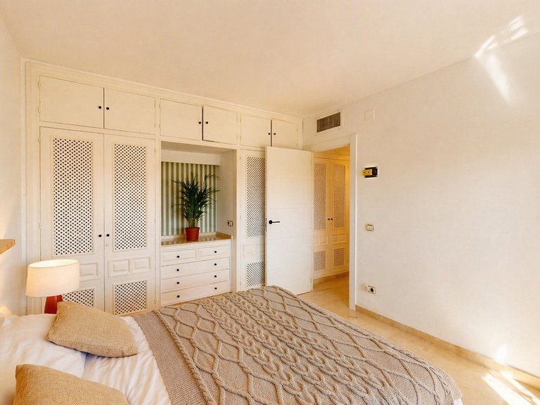 Apartment for Sale in Atalaya, Malaga 12