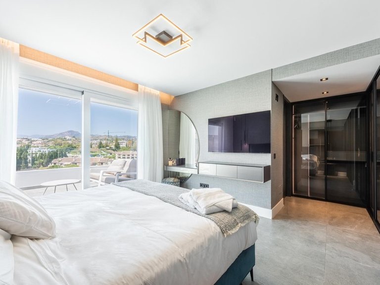 Apartment for Sale in La Quinta, Malaga 3
