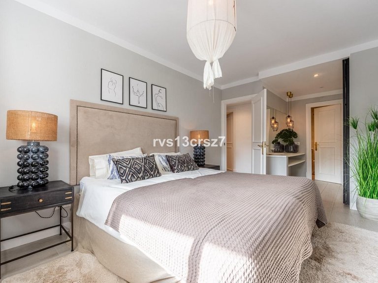 Apartment for Sale in Nueva Andalucía, Malaga 10