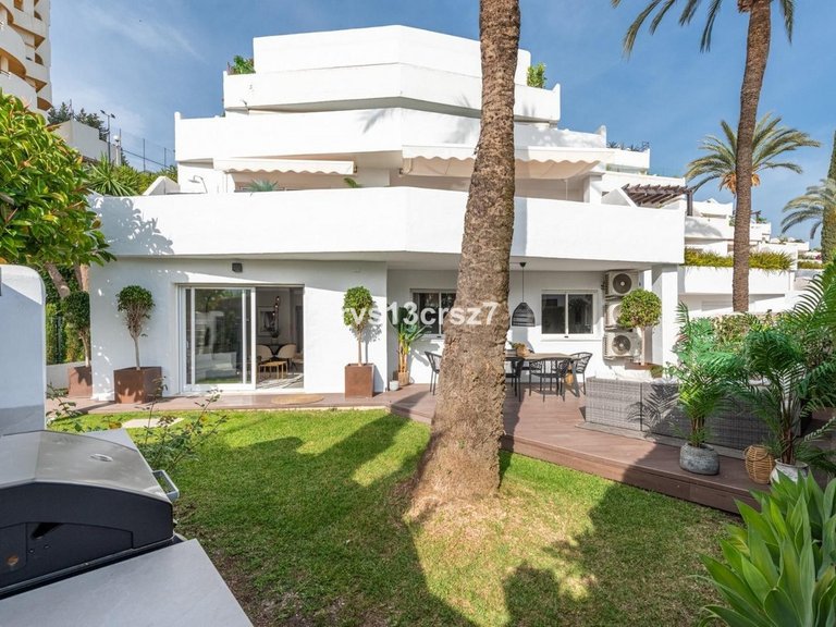 Apartment for Sale in Nueva Andalucía, Malaga 21