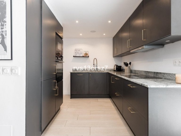 Apartment for Sale in Nueva Andalucía, Malaga 9