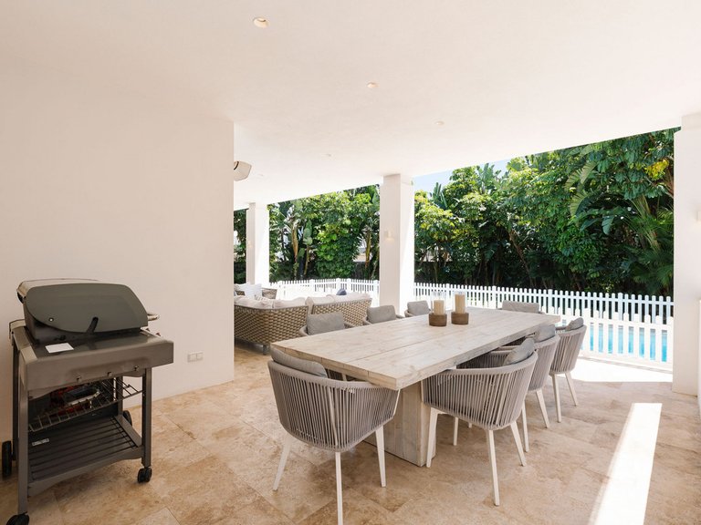Villa for Sale in La Quinta, Malaga 16