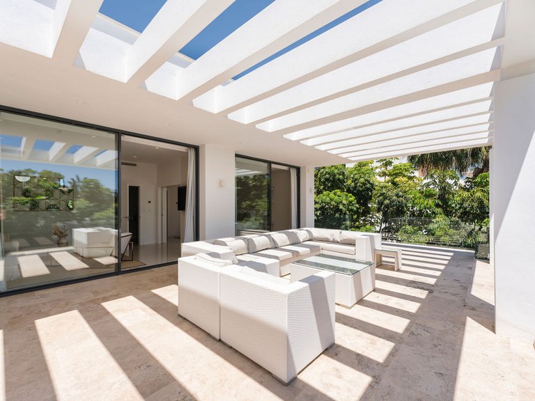 Villa for Sale in La Quinta, Malaga 17