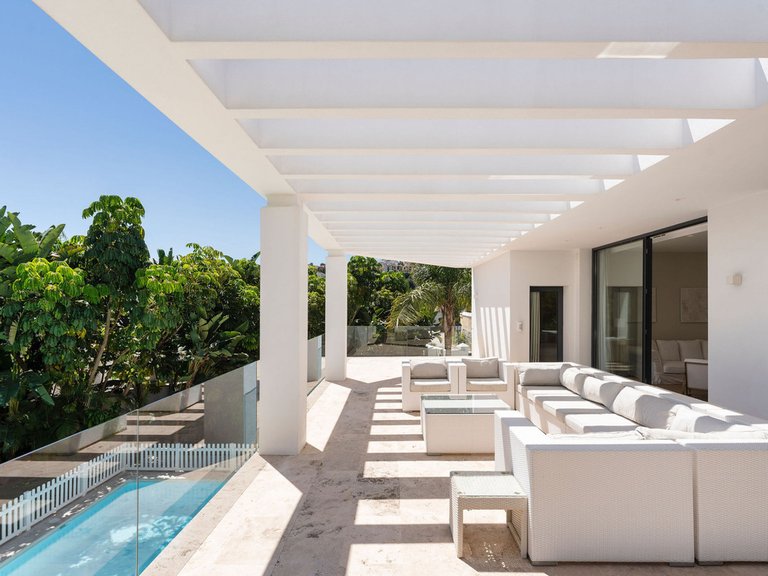 Villa for Sale in La Quinta, Malaga 18