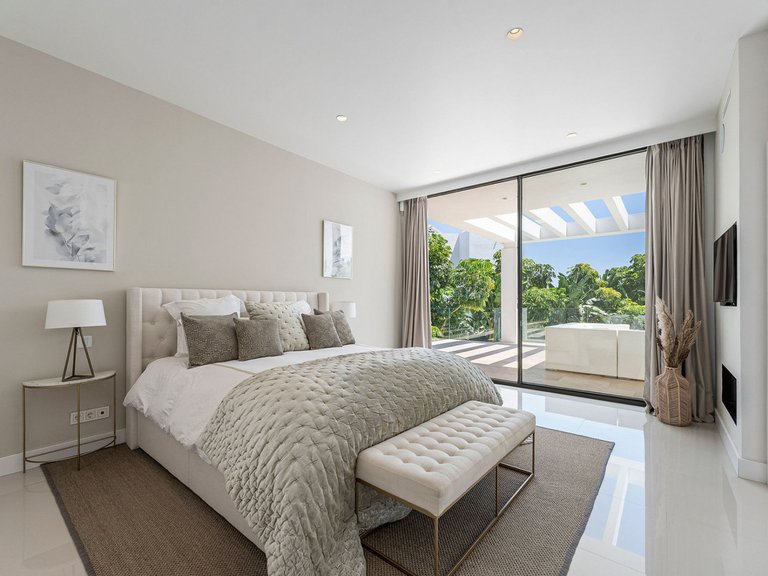 Villa for Sale in La Quinta, Malaga 26