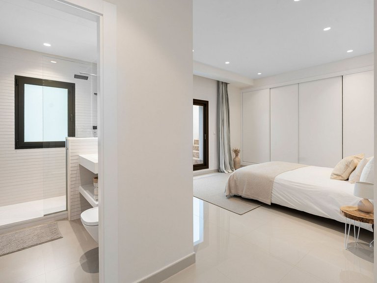 Villa for Sale in La Quinta, Malaga 40