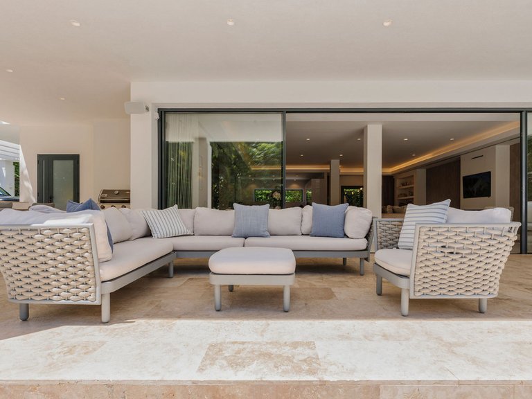 Villa for Sale in La Quinta, Malaga 5