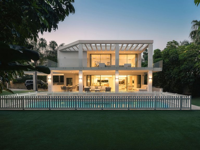 Villa for Sale in La Quinta, Malaga 59