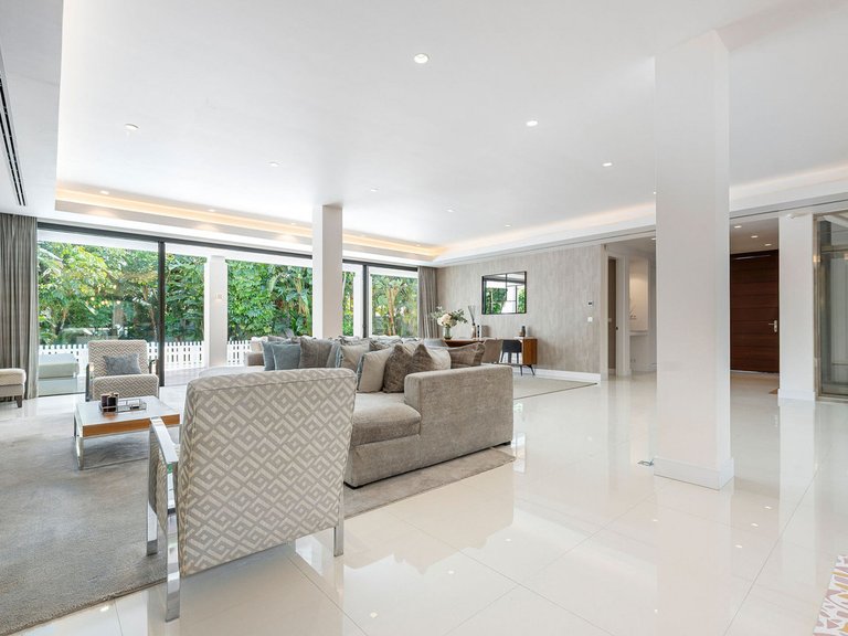 Villa for Sale in La Quinta, Malaga 7