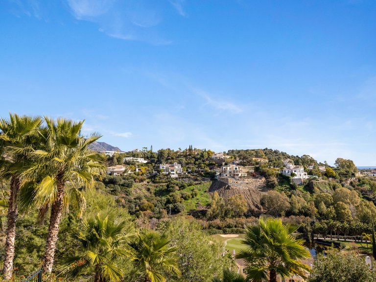 Apartment for Sale in La Quinta, Malaga 55