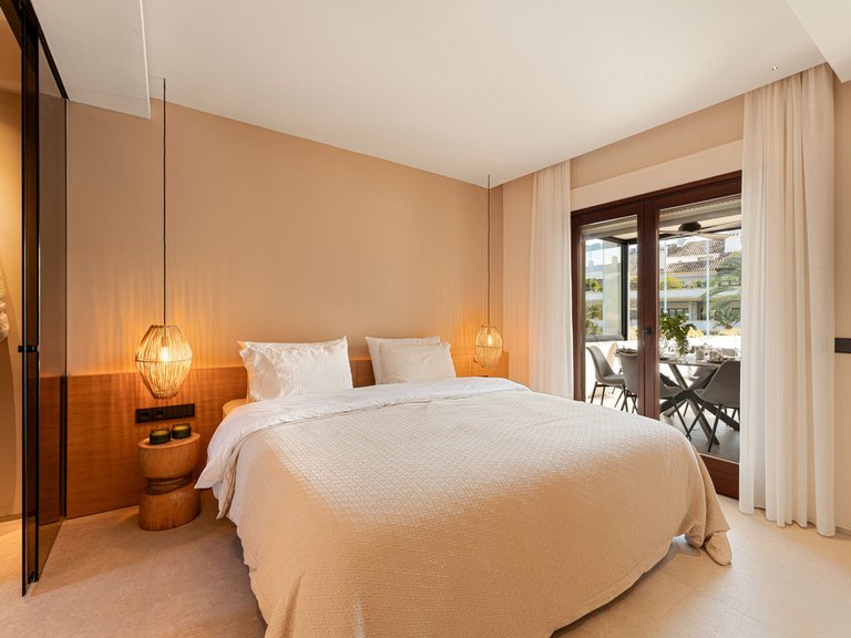 Apartment for Sale in The Golden Mile, Malaga 11
