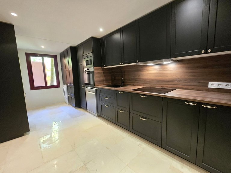 Apartment for Sale in La Mairena, Malaga 12