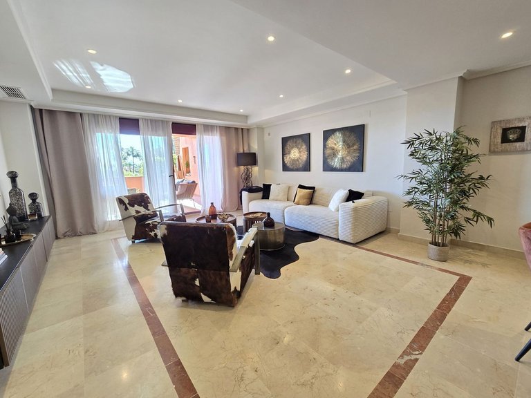 Apartment for Sale in La Mairena, Malaga 3