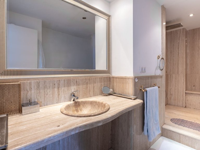 Apartment for Sale in Marbella, Malaga 20