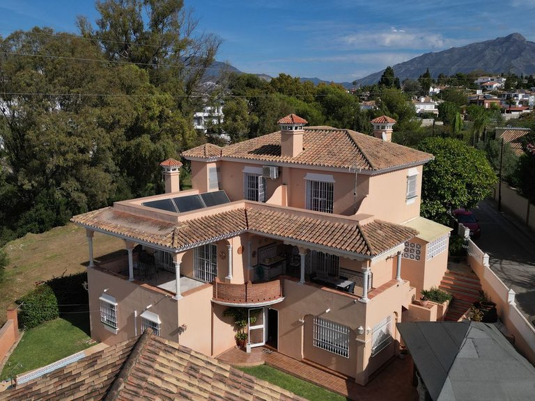 Villa for Sale in San Pedro De Alcántara, Malaga 4