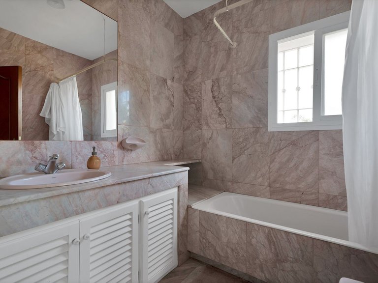 Villa for Sale in San Pedro De Alcántara, Malaga 60