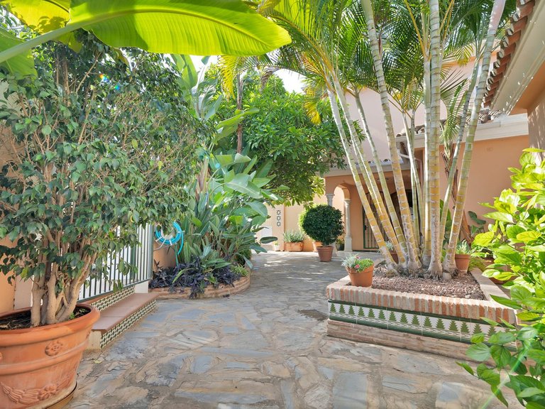 Villa for Sale in San Pedro De Alcántara, Malaga 72