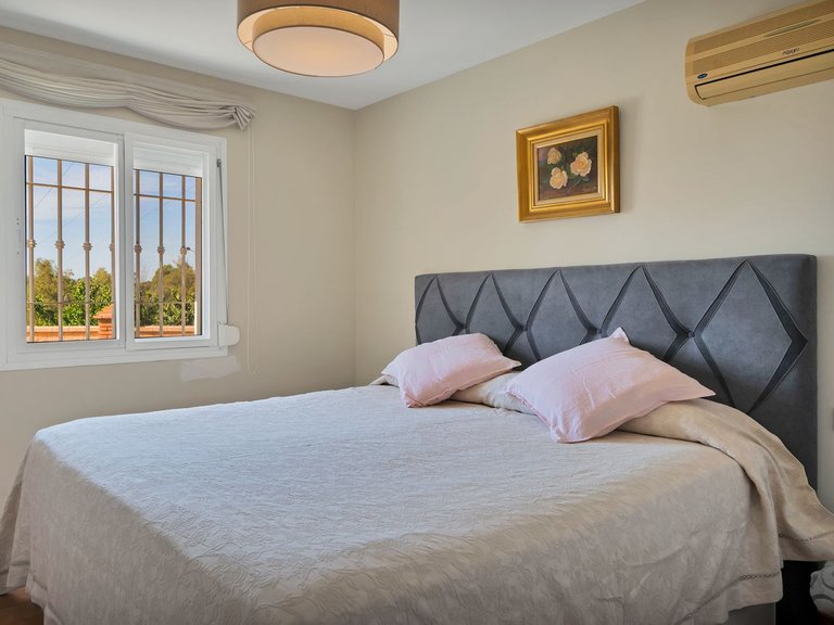 Villa for Sale in San Pedro De Alcántara, Malaga 73