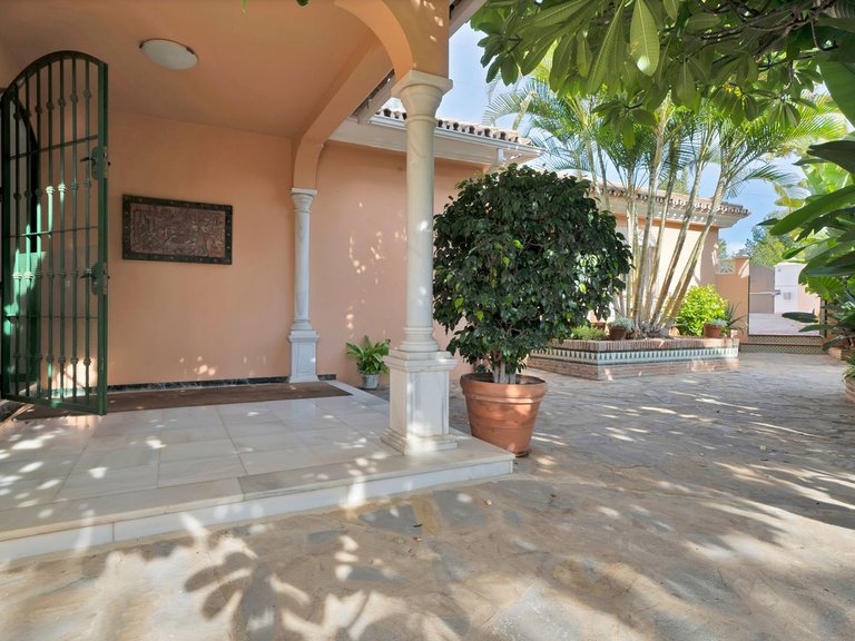 Villa for Sale in San Pedro De Alcántara, Malaga 76