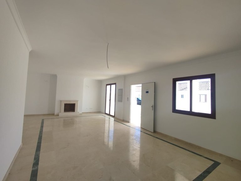 Villa for Sale in Doña Julia, Malaga 9