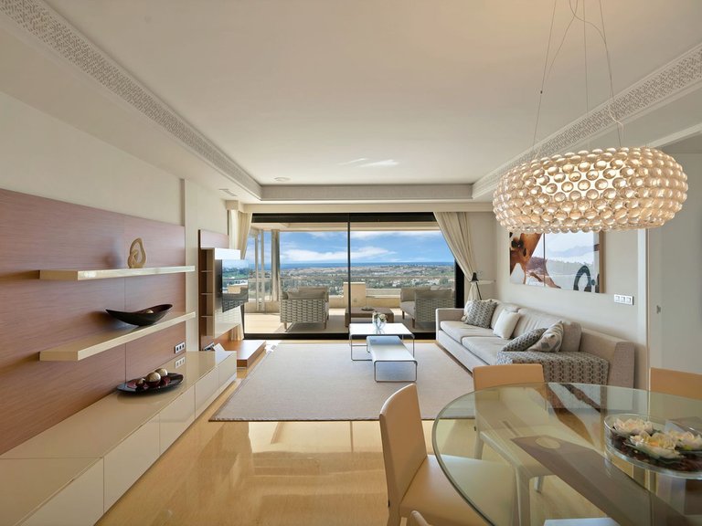 Apartment for Sale in Nueva Andalucía, Malaga 1