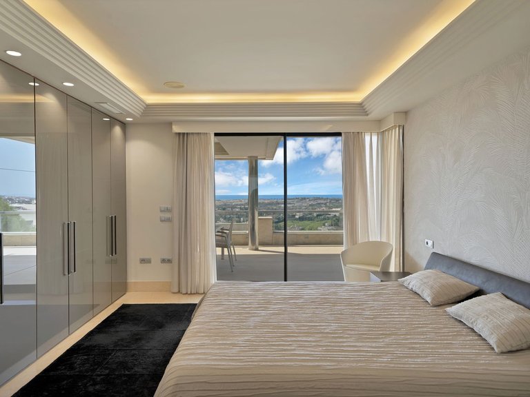 Apartment for Sale in Nueva Andalucía, Malaga 10