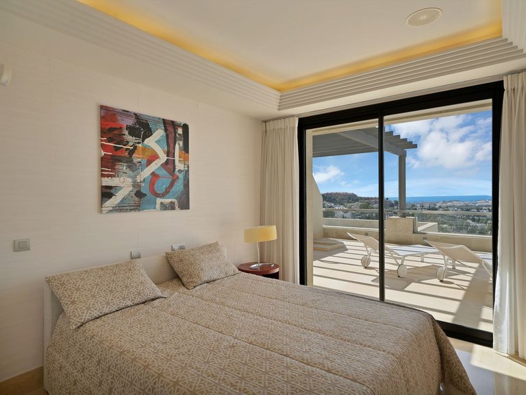Apartment for Sale in Nueva Andalucía, Malaga 20