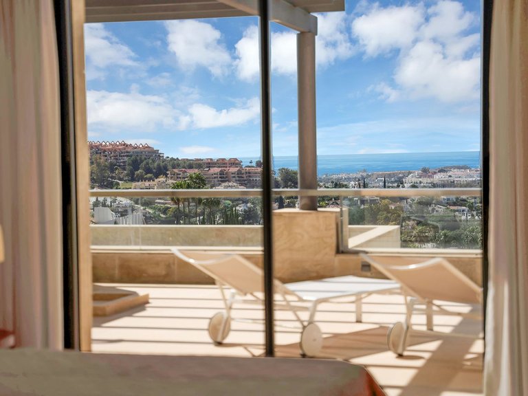 Apartment for Sale in Nueva Andalucía, Malaga 21