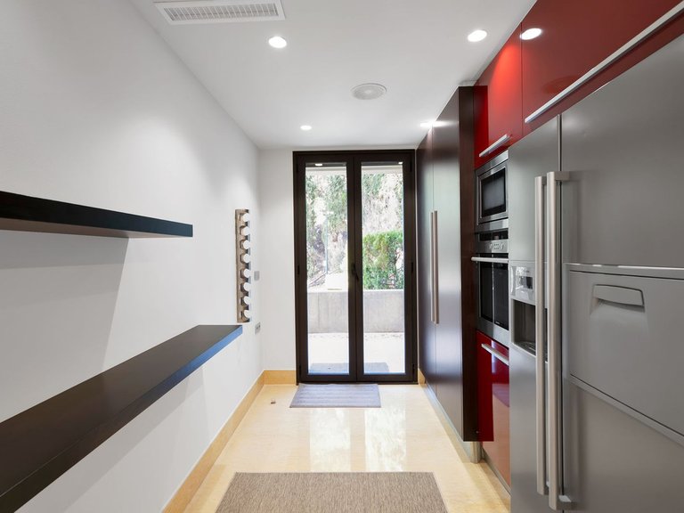 Apartment for Sale in Nueva Andalucía, Malaga 8