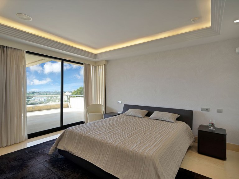 Apartment for Sale in Nueva Andalucía, Malaga 9