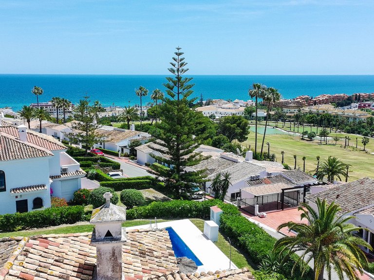 Villa for Sale in La Duquesa, Malaga 12