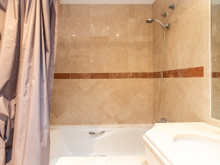Apartment for Sale in Marbella, Malaga 12