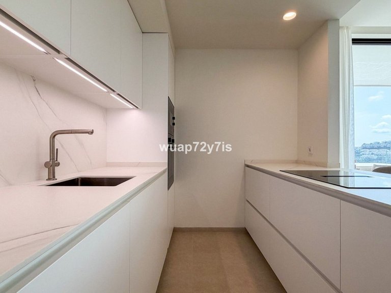 Apartment for Sale in La Quinta, Malaga 12