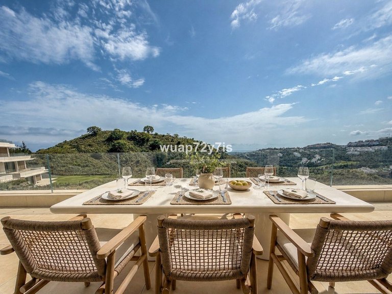 Apartment for Sale in La Quinta, Malaga 16