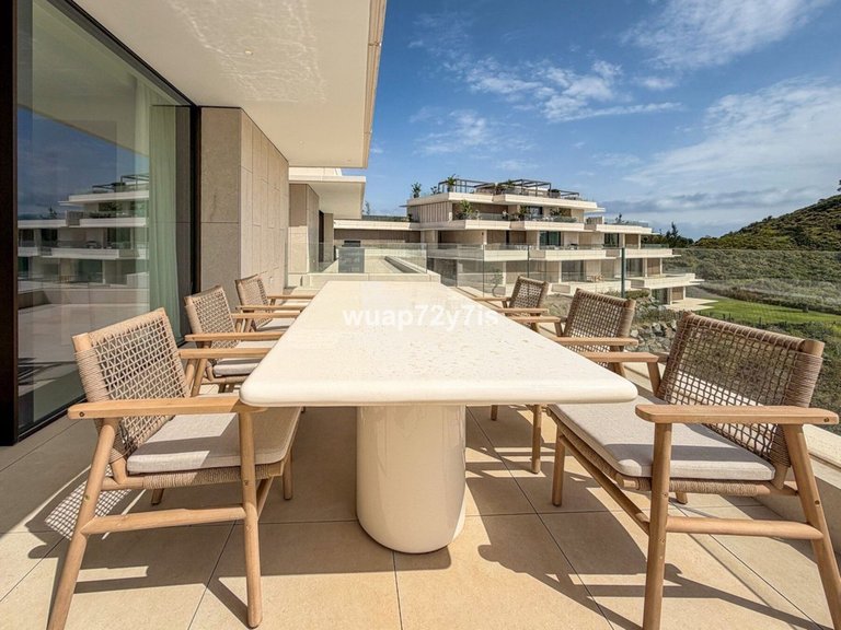 Apartment for Sale in La Quinta, Malaga 17