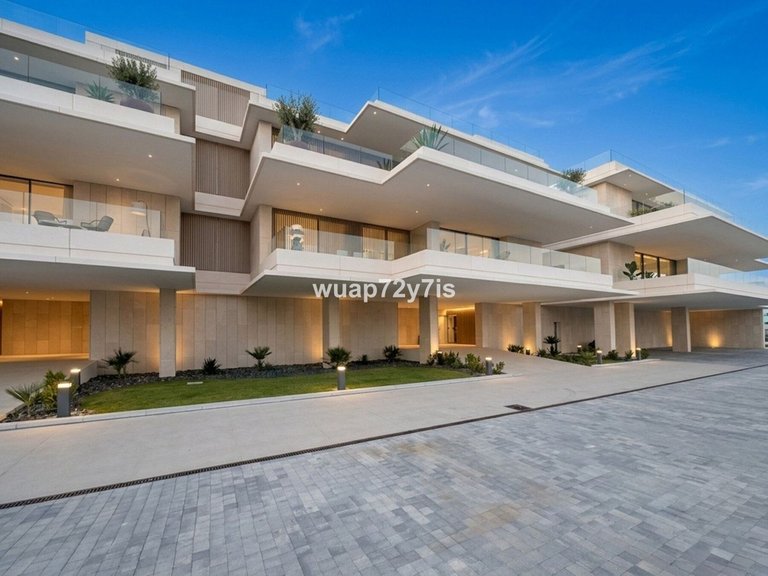 Apartment for Sale in La Quinta, Malaga 2