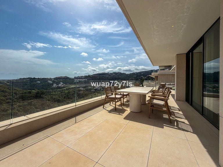 Apartment for Sale in La Quinta, Malaga 20
