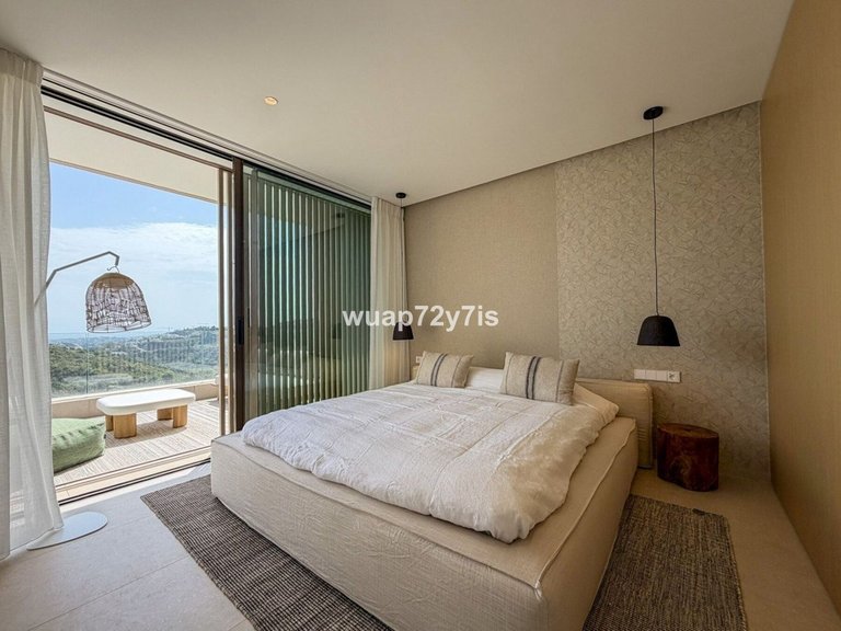 Apartment for Sale in La Quinta, Malaga 34