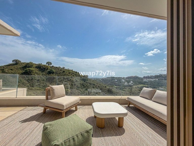 Apartment for Sale in La Quinta, Malaga 37