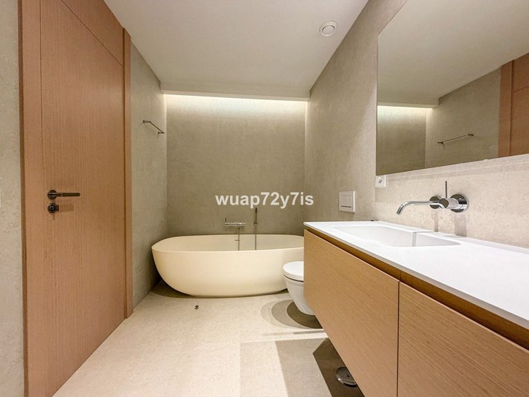 Apartment for Sale in La Quinta, Malaga 41