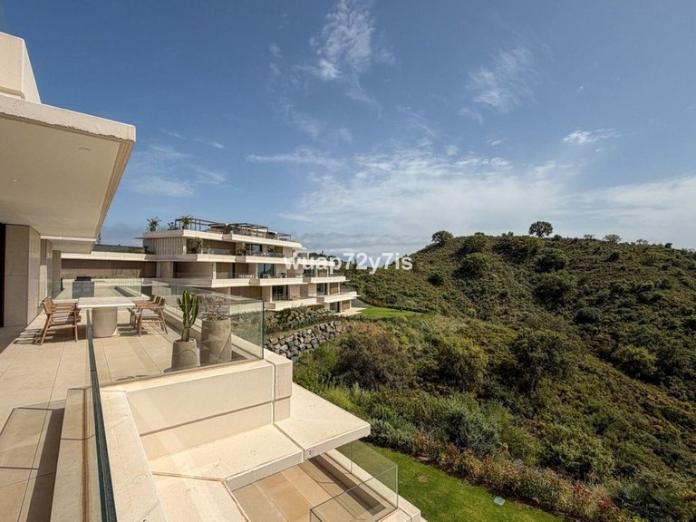 Apartment for Sale in La Quinta, Malaga 43