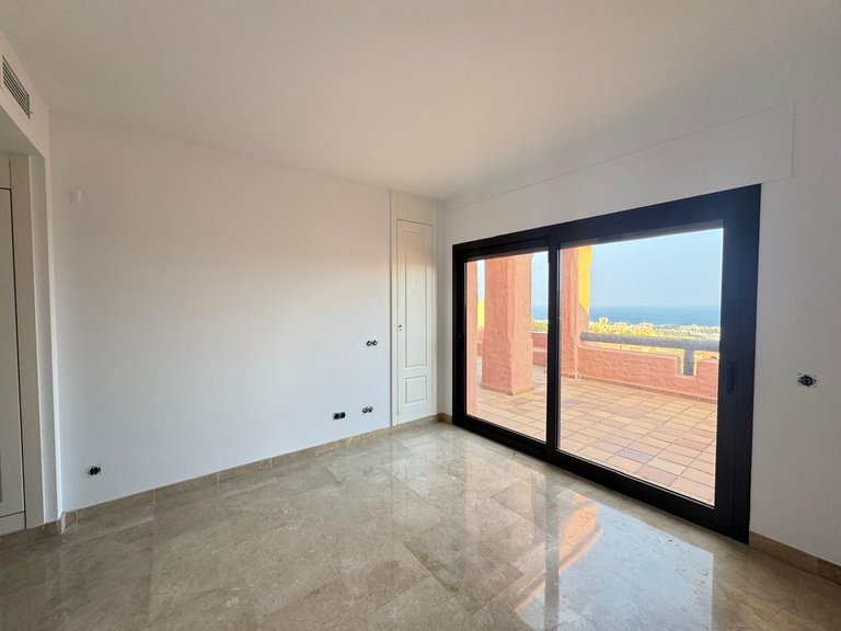 Apartment for Sale in San Luis De Sabinillas, Malaga 11