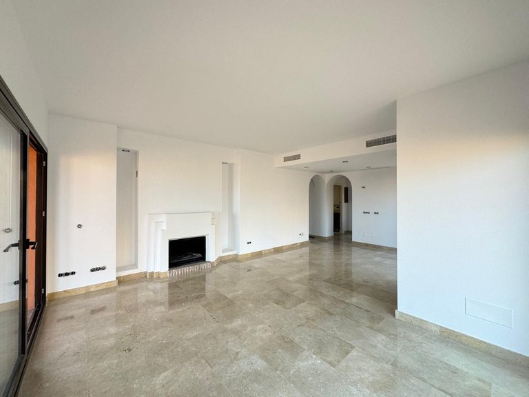 Apartment for Sale in San Luis De Sabinillas, Malaga 12