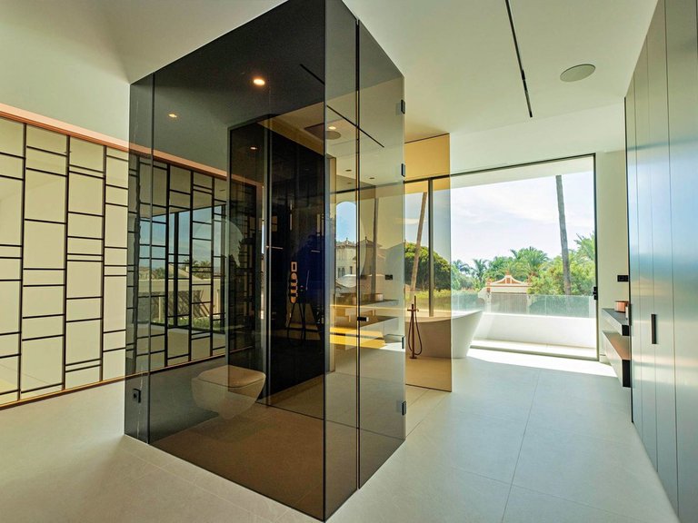 Villa for Sale in The Golden Mile, Malaga 16