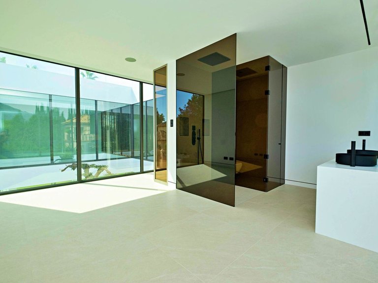 Villa for Sale in The Golden Mile, Malaga 21