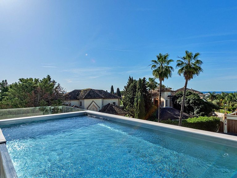 Villa for Sale in The Golden Mile, Malaga 27
