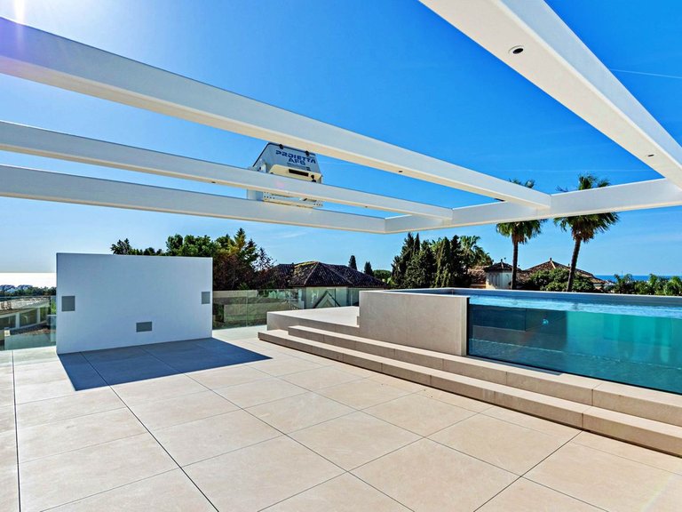 Villa for Sale in The Golden Mile, Malaga 30