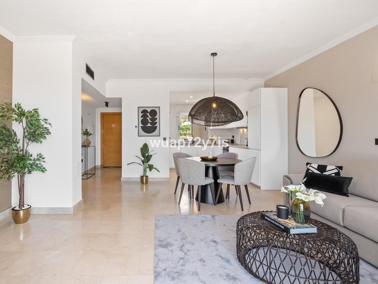 Apartment for Sale in Selwo, Malaga 11